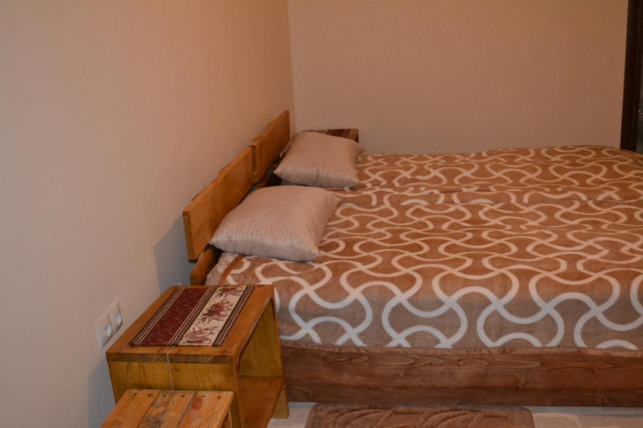 Bjnihouse, Guest House Bagian luar foto