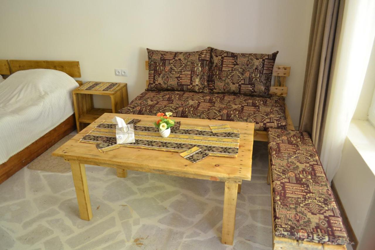 Bjnihouse, Guest House Bagian luar foto