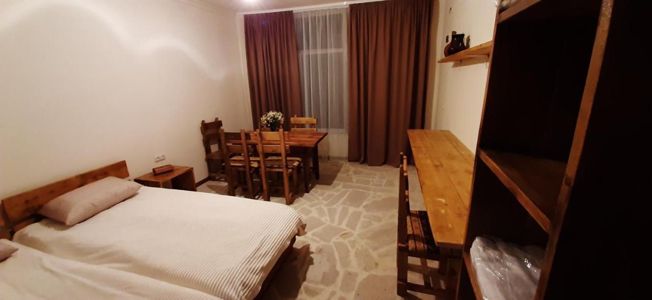 Bjnihouse, Guest House Bagian luar foto