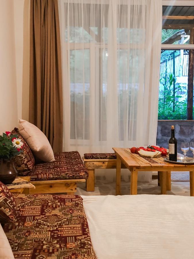 Bjnihouse, Guest House Bagian luar foto