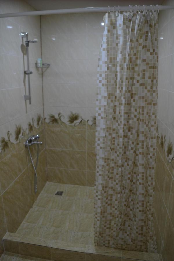 Bjnihouse, Guest House Bagian luar foto